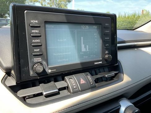 Used 2021 Toyota RAV4 XLE Premium FWD image 29