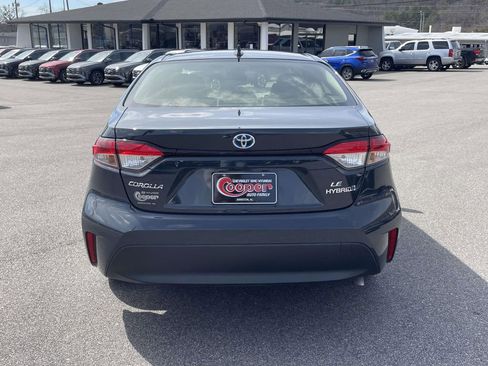 Used 2024 Toyota Corolla LE image 3