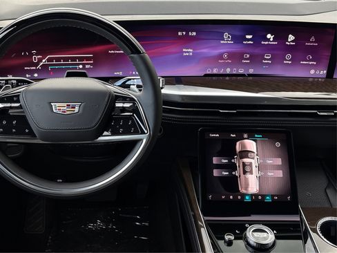 New 2026 Cadillac Escalade ESV Platinum Sport w/ LPO, ONYX Package AWD/4WD image 16