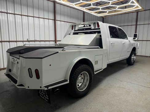 Used 2025 RAM 3500 Laramie image 6