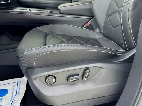 Used 2024 Volkswagen Atlas Cross Sport SE image 24