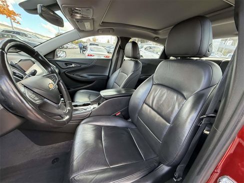 Used 2022 Chevrolet Malibu Premier image 9