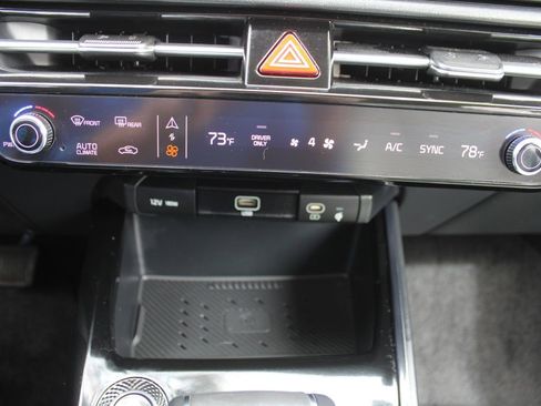 Certified 2024 Kia Niro EX image 42