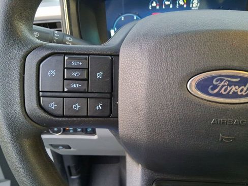 Used 2025 Ford F350 XLT w/ Black Appearance Package image 18