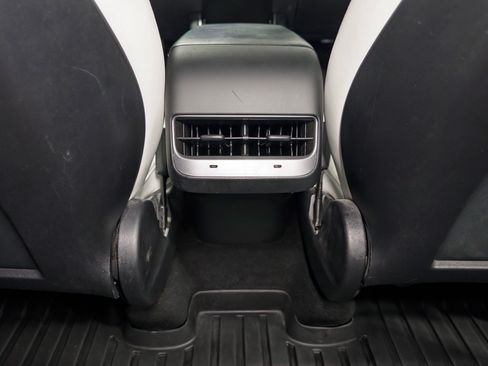 Used 2021 Tesla Model Y Long Range AWD/4WD image 20