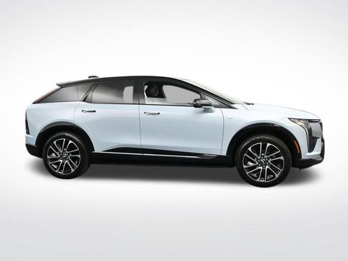 Used 2026 Cadillac Optiq Sport 1 AWD/4WD image 6