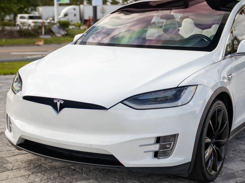 Used 2018 Tesla Model X 75D AWD/4WD image 6