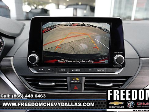 Used 2025 Nissan Altima 2.5 SV image 16