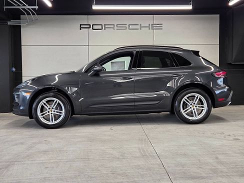 Certified 2026 Porsche Macan AWD/4WD image 2