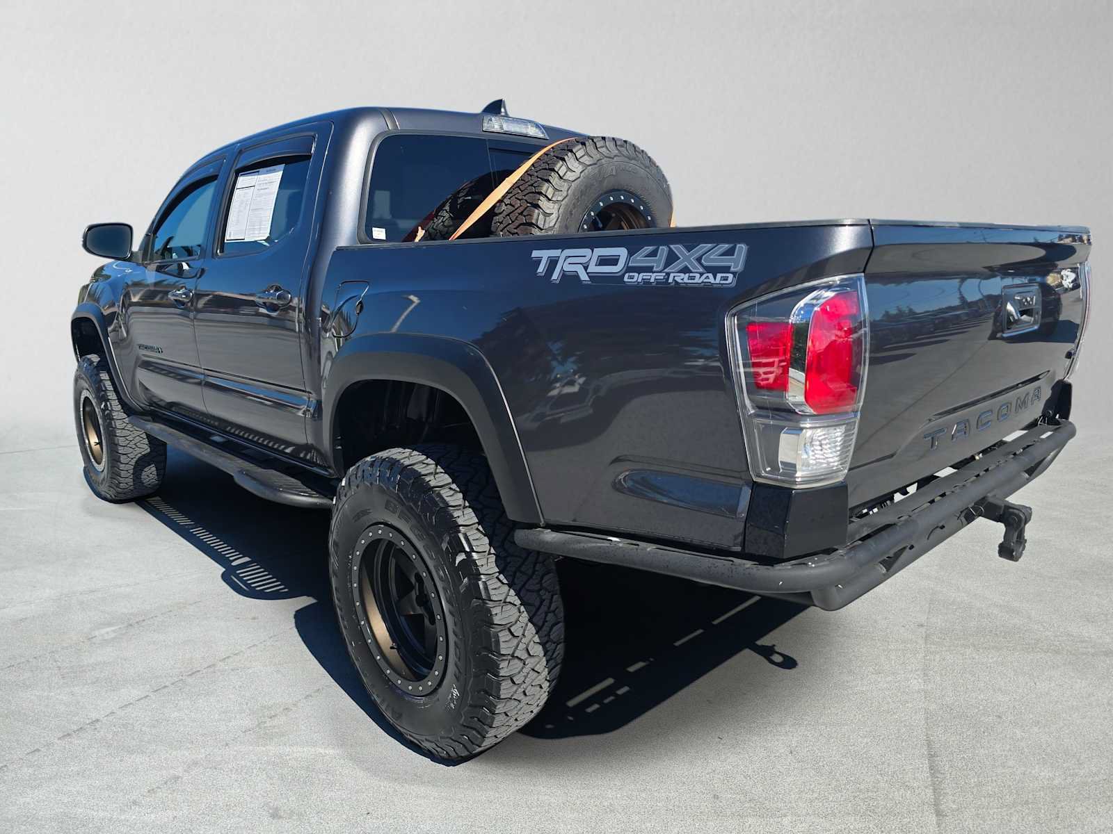 Used 2023 Toyota Tacoma TRD Off-Road w/ Black Out Package (TMS) AWD/4WD image 5