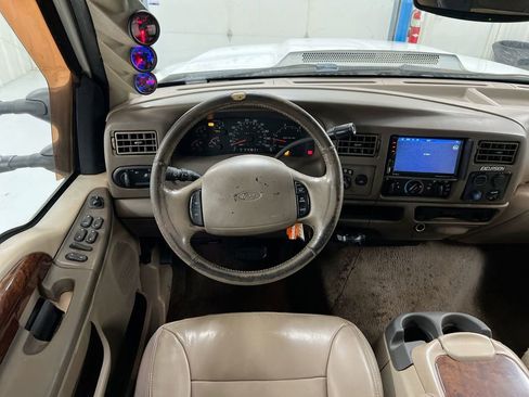 Used 2000 Ford Excursion Limited image 11