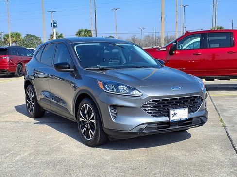 Certified 2022 Ford Escape SE w/ SE Sport Appearance Package image 7