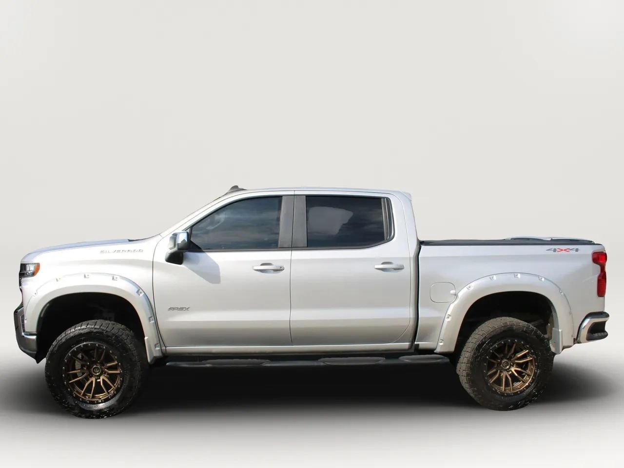 Used 2020 Chevrolet Silverado 1500 LT AWD/4WD image 5