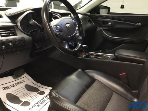 Used 2016 Chevrolet Impala LT w/ Convenience Package image 23