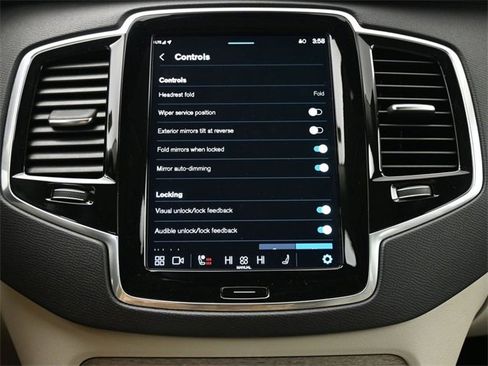 Used 2023 Volvo XC90 B6 Plus w/ Protection Package image 16