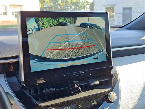 Certified 2025 Toyota Corolla SE w/ SE Premium Package FWD image 17