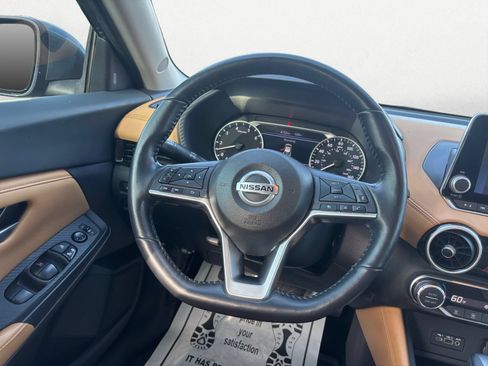 Used 2022 Nissan Sentra SV w/ SV Premium Package FWD image 9