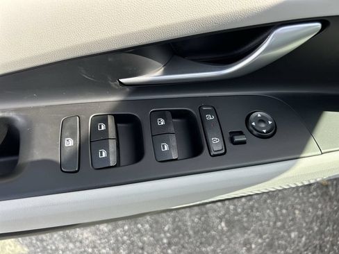 New 2026 Hyundai Elantra Limited FWD image 21