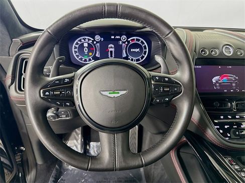 Used 2021 Aston Martin DBX image 12