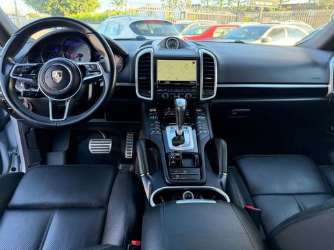 Used 2016 Porsche Cayenne S AWD/4WD image 40