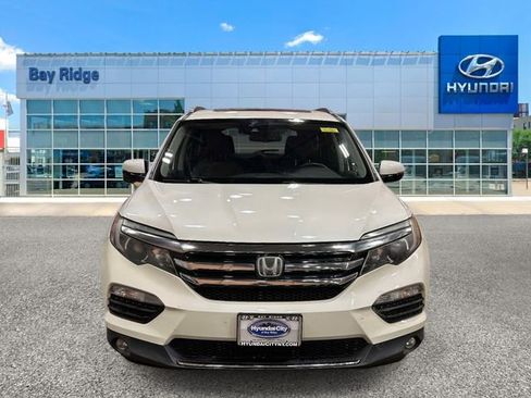 Used 2017 Honda Pilot Touring image 11