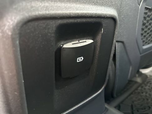 Used 2022 Ford Bronco Black Diamond image 33