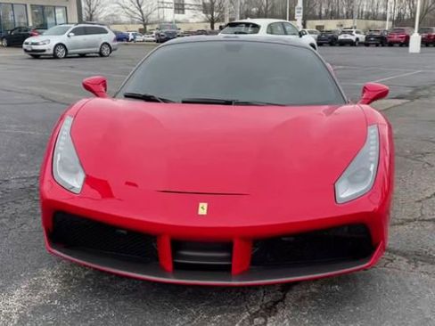 Used 2018 Ferrari 488 GTB image 3