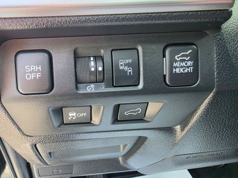 Used 2018 Subaru Forester 2.5i Limited AWD/4WD image 14