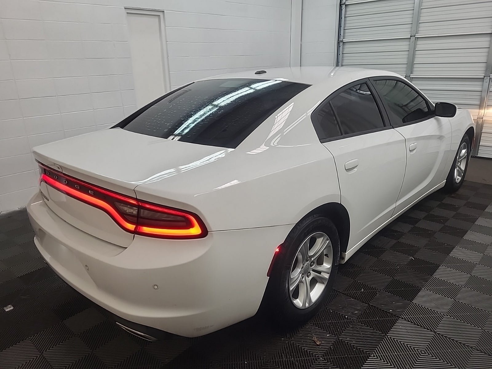 Used 2020 Dodge Charger SXT RWD image 6