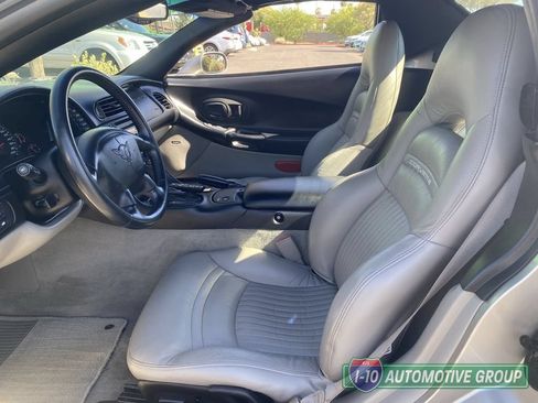 Used 2001 Chevrolet Corvette Convertible w/ Preferred Equipment Group2 RWD image 16