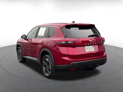 Used 2025 Nissan Rogue SV AWD/4WD image 11