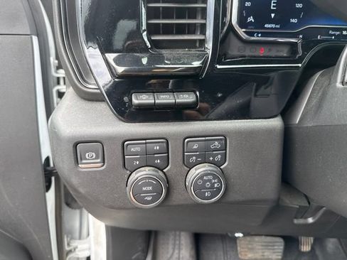 Used 2024 Chevrolet Silverado 2500 ZR2 w/ Technology Package AWD/4WD image 15
