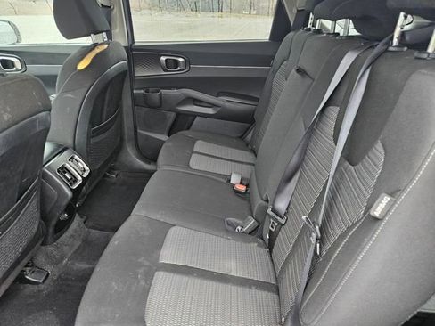 Used 2024 Kia Sorento LX image 25