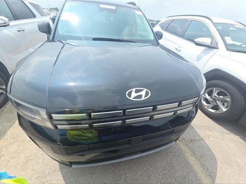 Used 2025 Hyundai Santa Fe SEL FWD image 8