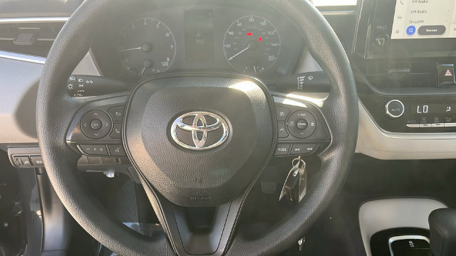 Used 2025 Toyota Corolla LE FWD image 7