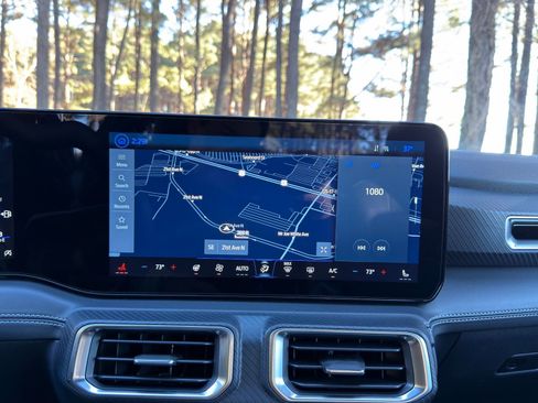 Used 2024 Ford Mustang Premium image 3