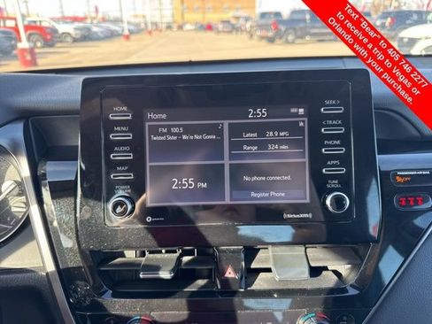 Used 2023 Toyota Camry SE image 23