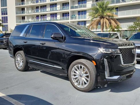 Used 2022 Cadillac Escalade Premium Luxury AWD/4WD image 6