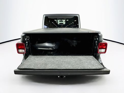Used 2021 Jeep Gladiator Overland w/ Popular Equipment Package AWD/4WD image 27
