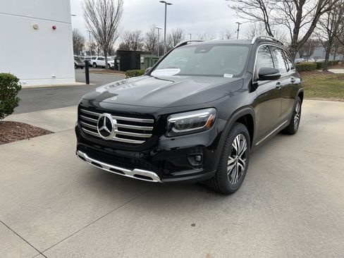 Used 2024 Mercedes-Benz GLB 250 4MATIC image 5