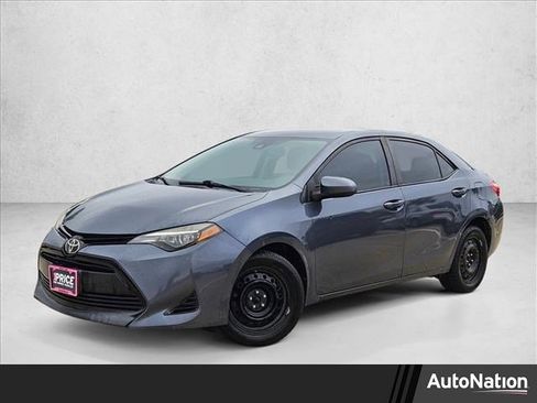 Used 2018 Toyota Corolla LE image 1