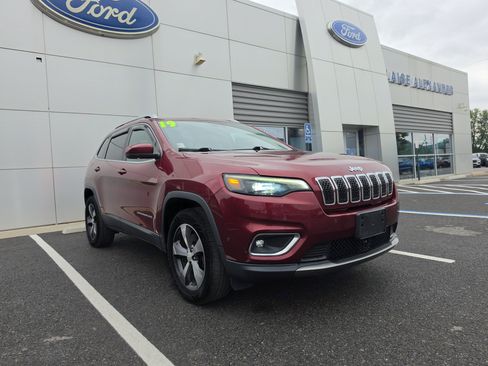 Used 2019 Jeep Cherokee Limited w/ Luxury Group AWD/4WD image 1