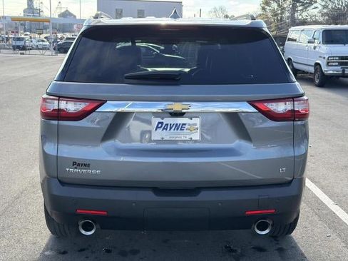 Used 2021 Chevrolet Traverse LT w/ LT Premium Package image 24