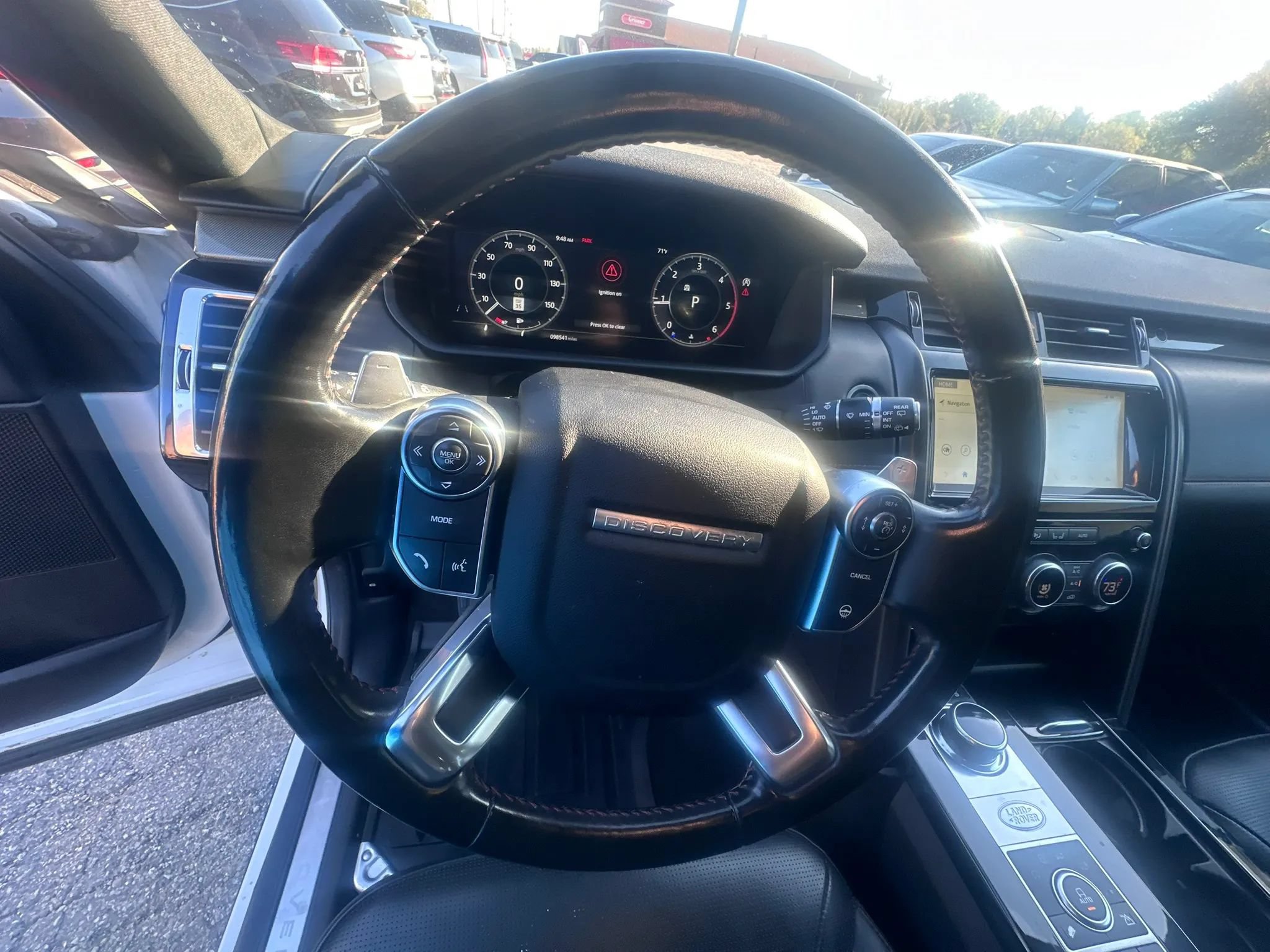 Used 2018 Land Rover Discovery HSE Luxury AWD/4WD image 18
