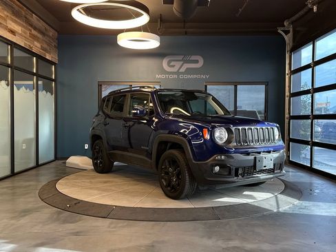 Used 2018 Jeep Renegade Altitude w/ UConnect 8.4 Nav Group AWD/4WD image 1