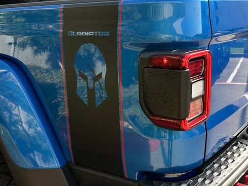 Used 2021 Jeep Gladiator Rubicon AWD/4WD image 7