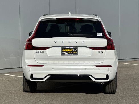 New 2026 Volvo XC60 B5 Plus w/ Climate Package PRO AWD/4WD image 4