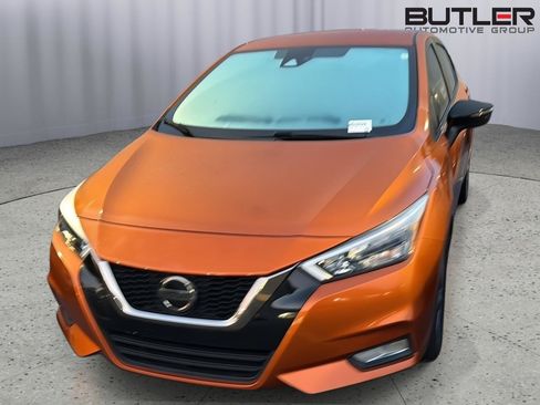 Used 2020 Nissan Versa SR w/ Convenience Package FWD image 3