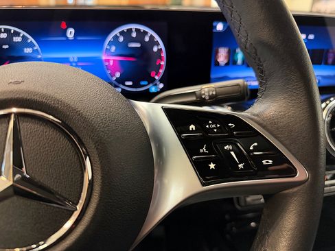 Used 2026 Mercedes-Benz GLB 250 image 24