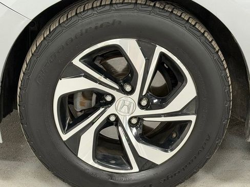 Used 2017 Honda Accord LX image 9